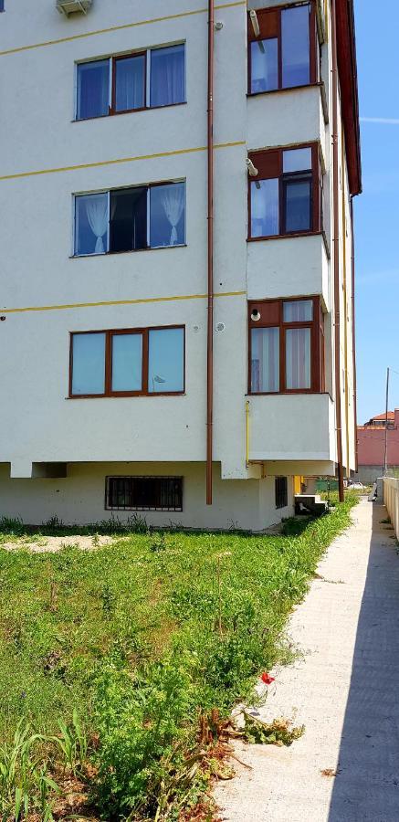 Sarah Apartment Констанца Екстериор снимка